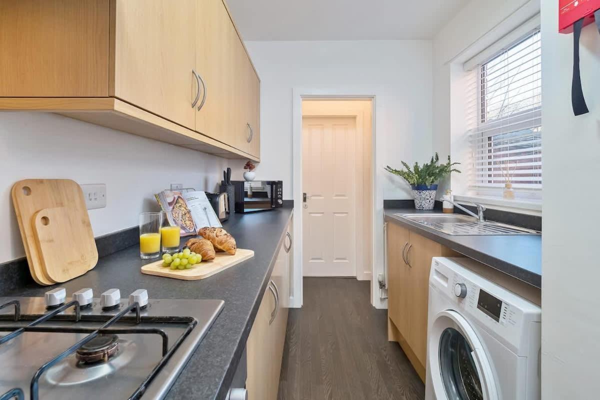 Nursery House By Truestays - 3 Bedroom House In Stoke-On-Trent Exteriör bild