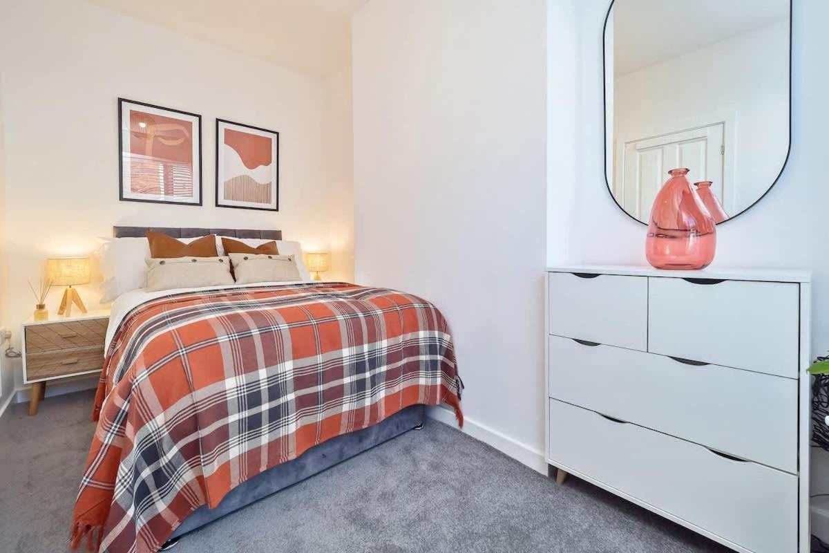 Nursery House By Truestays - 3 Bedroom House In Stoke-On-Trent Exteriör bild