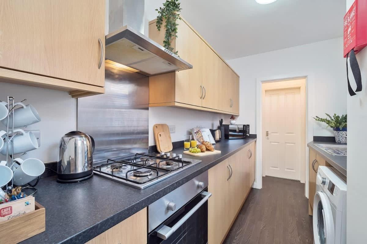 Nursery House By Truestays - 3 Bedroom House In Stoke-On-Trent Exteriör bild
